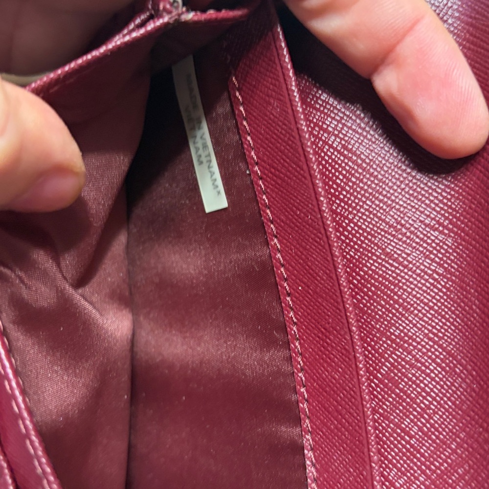 Coach red patent leather wallet - Picture 8 of 9